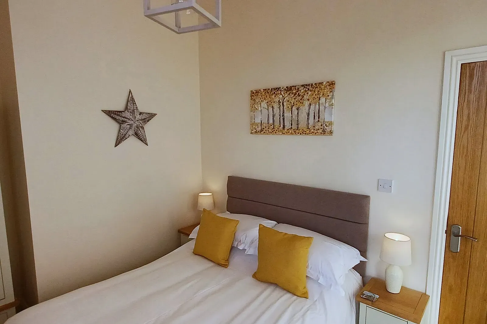 First-floor double bedroom